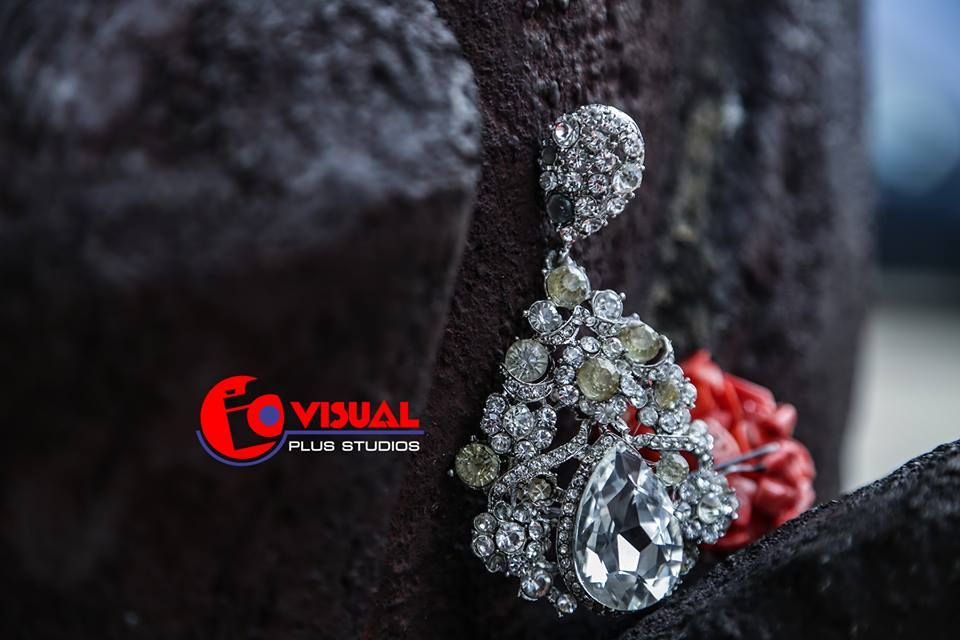 White & Traditional Wedding Accessories — photo 11 by Visual Plus Studios, Port Harcourt